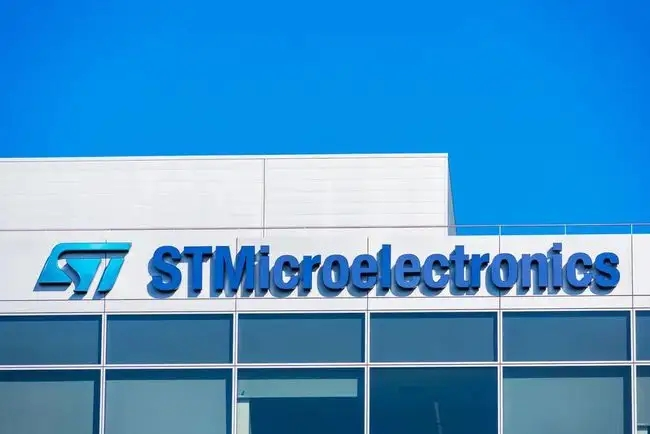 STMicroelectronicsの収益は予想を上回り、注文は生産能力より40％多い