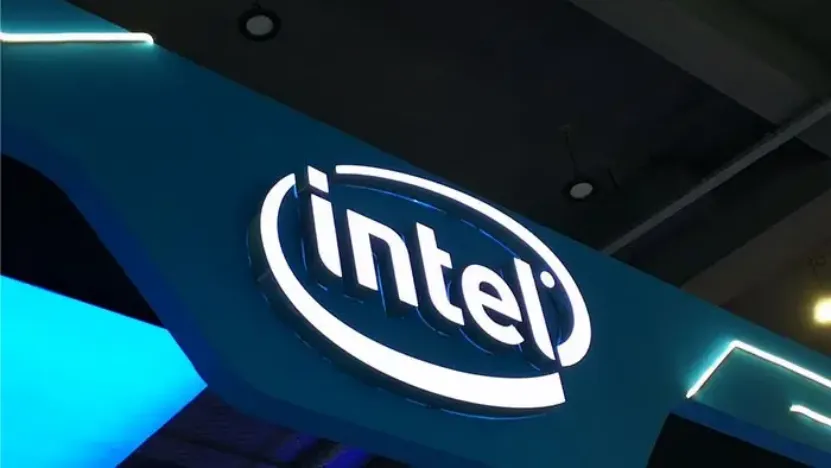 IntelのCEOが8月にTSMCを訪れ、3nm生産計画の改訂について話し合ったと報告されています。