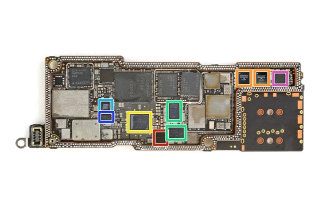 Qualcomm PMX65パワーマネージメントチップ Apple 14pro max