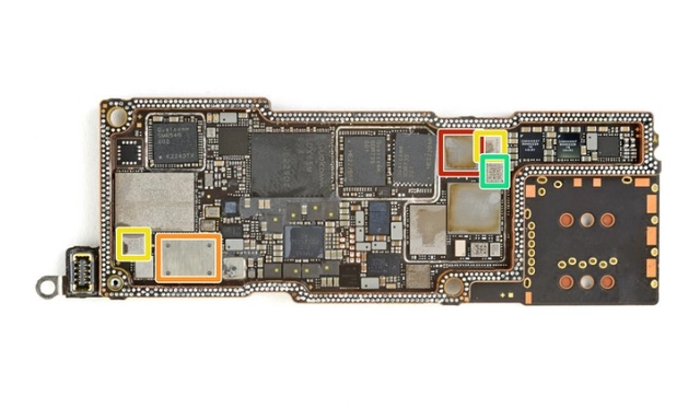 iPhone 14 Pro Maxの内部主要チップの分解 - SKY5xx92-16パワーアンプモジュール