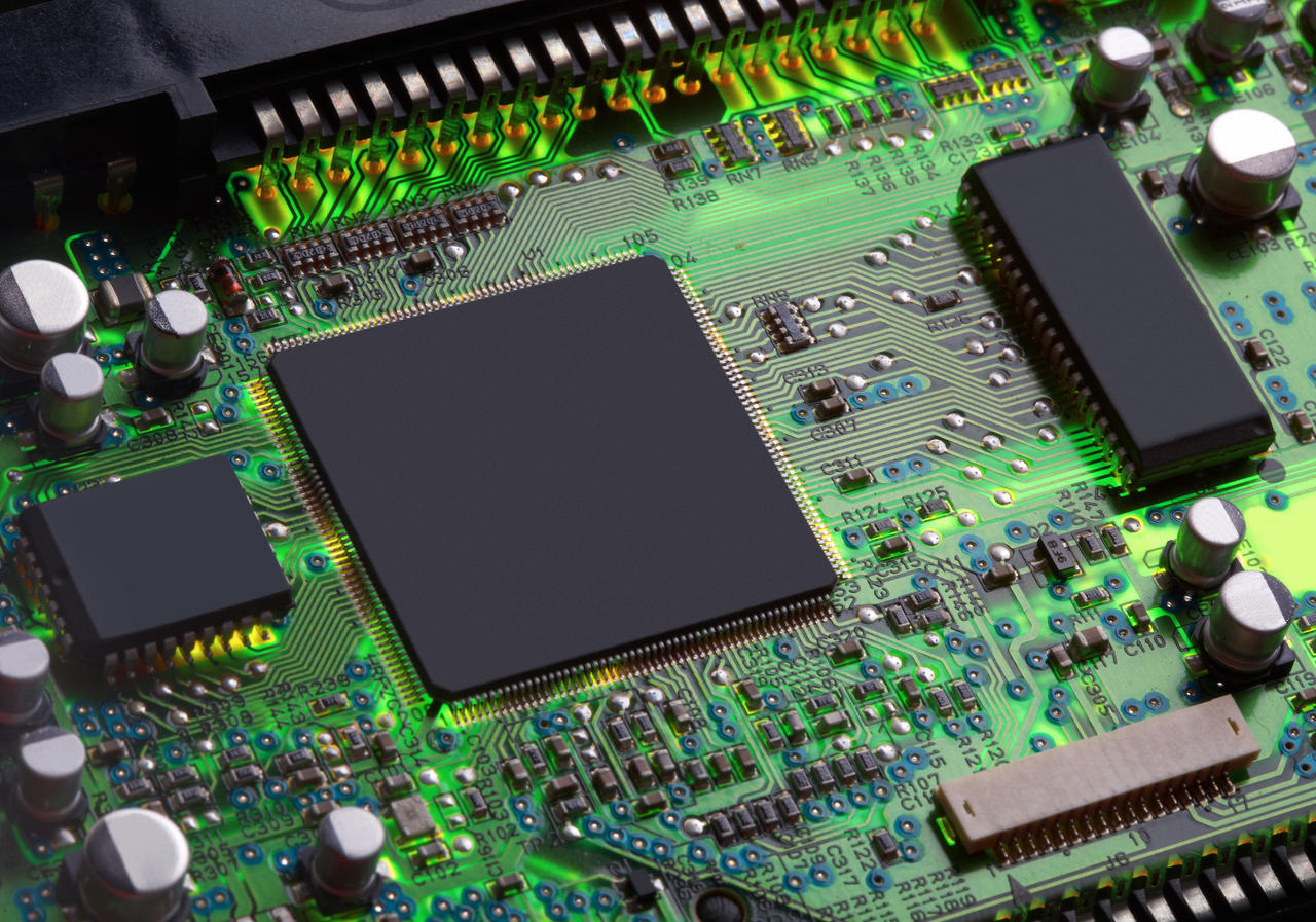 リサイクルNXPマイクロコントローラ、MaximパワーIC、TIスイッチング・レギュレータ、Melexisセンサ