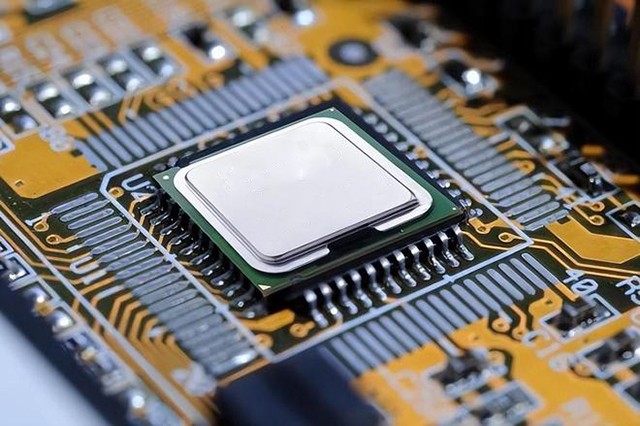 AMD EPYC™プロセッサを供給：EPYC 9005シリーズ、EPYC 7003シリーズ、EPYC 4004シリーズ