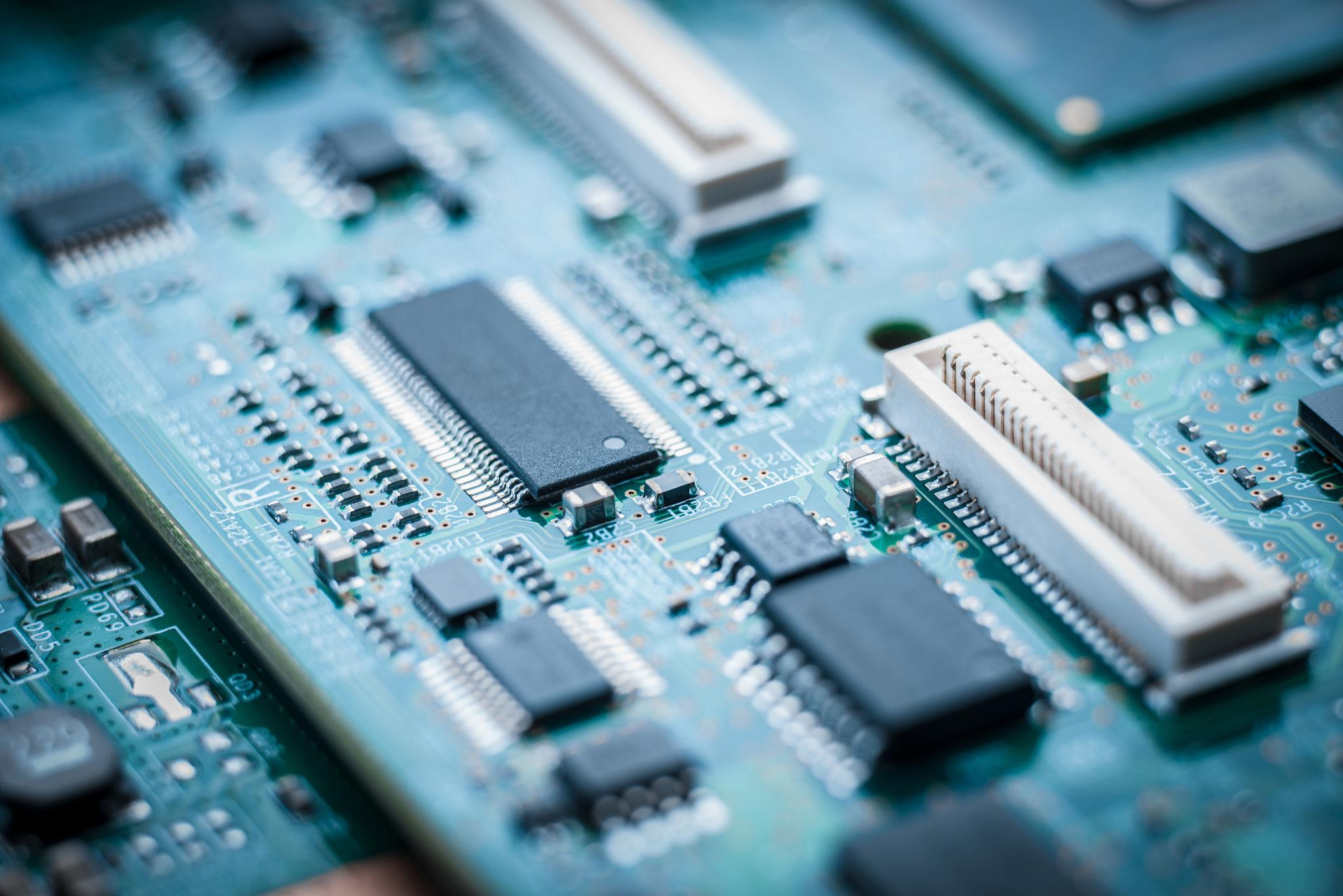 明佳達は、NORフラッシュ、NANDフラッシュ、DRAM、SRAM、EEPROMなどのメモリチップを提供しています